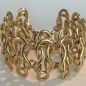 BEAUTIFUL 8.25 inch INFINITY Golden Link Bracelet NEW Old Stock With Tags